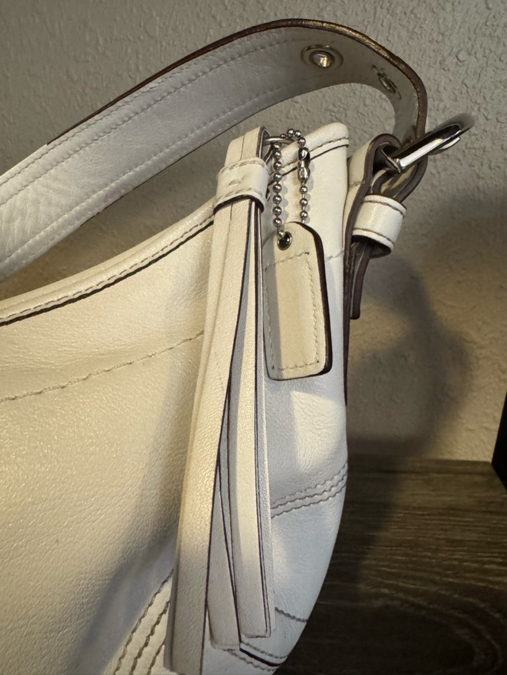 Coach White Leather Shoulder Bag - Picture 2 of 9